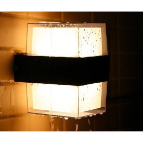 Resim Geldi Prizma LED 12 Watt Gün Işığı 3200K Iç Mekan ve Dış Mekan LED IP54 