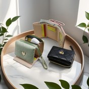 Resim Şık Kapitone Kalpli Üç Katlı Kadın Cüzdanı - Çoklu Kart Yuvaları, Fermuarlı Cepler ve Kimlik Tutucu ile Bilek Kayışı, Çıtçıtlı Kapatma, Dayanıklı (Pembe/Yeşil/Siyah) | Katlanabilir Tasarım | Polyester Astar, Sevimli Cüzdan 