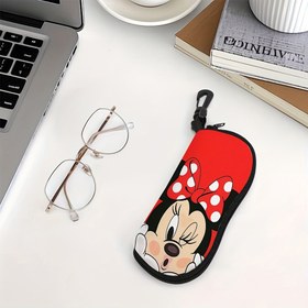 Resim 1 adet Minnie Mouse ve Mickey Kulaklıklı Kauçuk Gözlük Kutusu - Gözlükler için Dayanıklı, Taşınabilir ve Şık Koruyucu Kutu - Sevimli Tasarım, Erkekler ve Kadınlar için İdeal, Gözlük Kutusu | Eğlenceli Aksesuar | Dayanıklı Gözlük Kutusu, Gözlük Kutusu 