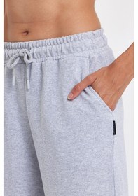 Resim Comeor Kadın Rahat Kesim Beli Lastikli Mevsimlik Yumuşak Kumaş Cepli Gri Uzun Bermuda Şort Gri 