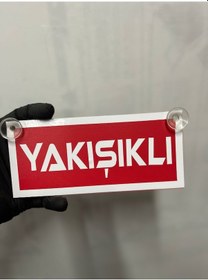 Resim Kırmızı Renk Üzeri Beyaz Renk Yakışıklı Yazılı Vantuzlu Cam Süsü 
