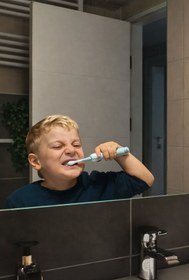 Resim Mioji Oral B2 Kids Care Diş Fırçası Mavi 