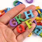 Resim 100 adet renkli harf karıştırma seti, 26 ahşap renkli harf, DIY el sanatları, aile partileri, festivaller, düğünler, dekorasyon malzemeleri, Noel ve Yeni Yıl hediyelik eşyaları, ev dekorasyonu için uygun 