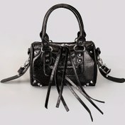 Resim 1 Düz Renk PU Malzeme Fermuarlı Perçinli Püskül Çekme Zincir Kuyruk Dekorlu Çift Saplı Kadın El Çantası, Moda Punk Tarzı Ayarlanabilir Omuz Askılı Y2K Stili Kare Çanta Günlük Kullanım ve Alışveriş için Crossbody Çanta 