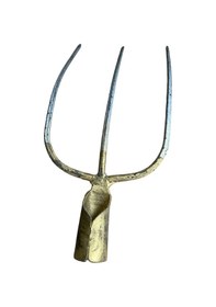 Resim Profesyonel 3 Dişli Çelik Dirgen 42 Cm Dayanıklı Ve Ergonomik Tasarım 