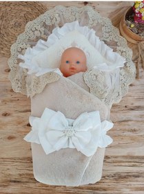 Resim Yenidoğan Wool Yün Kumaş Taç Nakışlı Güpür Duvaklı Fiyonk Prizma Taş Unisex Kundak Bebek Battaniyesi Bej Çok Renkli 