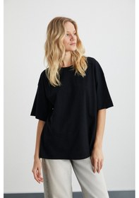 Resim Grimelange Lagertha Kadın %100 Organik Pamuklu Kalın Dokulu Oversize Fit Yuvarlak Yakalı Siyah T-shirt 
