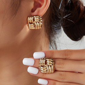Resim 1 çift moda metalik tarzı geometrik kare dokulu kadın küpeleri, bükülmüş twist şekilli küpeler, geometrik kare dokulu çok yönlü küpeler 