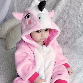 Resim Kızın Pembe Unicorn Romperi Kapüşonlu - Sevimli Macaron Renkli Kıyafet, Yumuşak ve Rahat, Her Gün veya Parti Giyim için Bol Kesim, Bebek Kıyafetleri, Küçükler için Parti Giyim, Oyunlu Tasarım, Yumuşak Kumaş Giyim 