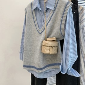 Resim Kadınlar İçin Kontrast Detaylı V Yaka Kolsuz Kazak - Japon Kore Tarzı Renk Bloklu Tasarım, Açık Gri ve Mavi Çizgili Sonbahar/Kış Katmanlama Parçası, Elde Yıkama/Kuru Temizleme, Kadın Hırka, Günlük Kullanım, Dekoratif Örgü, Dokulu Örgü 