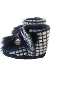 Resim Pomidik Çocuk Panduf Oynayan Gözlü Lacivert 