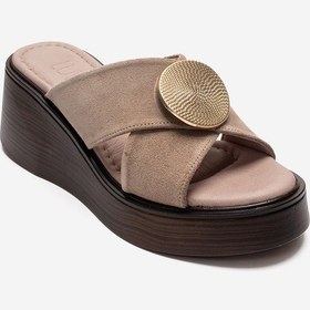 Resim Luvishoes Fıanna Bej Süet Hakiki Deri Tokalı Çapraz Bantlı Kadın Dolgu Topuklu Terlik 