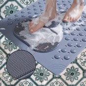 Resim Evde kullanılan üç renkli banyo matı, duşta kaymaya karşı tasarlanmış, tuvalet ve banyoda da kullanılabilir, ayrıca banyo ve masaj için de uygundur. 