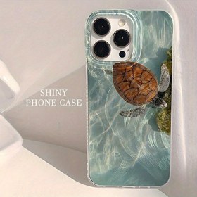 Resim Çeşitli iPhone modelleri arasında 16E, 16, 15, 14, 13, 12, 11 Pro Max, 8, 7 Plus, SE 2022, X, XS, XR ve XS Max dahil olmak üzere şok geçirmez korumaya sahip sevimli kahverengi kaplumbağa desenli telefon kılıfı. 