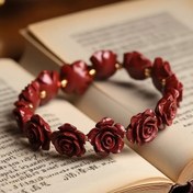 Resim Kadınlar için Gül Çiçeği Bileklik - Altın Tonlu Aralayıcılarla Elastik Boncuklu Kırmızı Güller, Temmuz Doğum Taşı Takısı, Doğal Taş Şık Gündelik Giyim, Ona Özel Benzersiz Doğum Günü ve Noel Hediyesi 