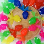 Resim İç ve Dış Mekan Su Dekorasyonları için 12 Plastik Balık + 1 Ağ Torbası Yüzen Simülasyon Yumuşak Kauçuk Japon Balığı, Yaz Partisi Malzemeleri, Pilsiz, Sadece Evcil Hayvanlar İçin 