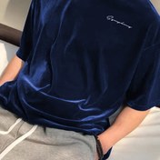 Resim Erkek Şık Kadife Örgü Kazak T-Shirt - Kontrast Harf Nakış, Rahat Kısa Kollu Crew Boyun, Normal Beden, Hafif ve Nefes Alabilir İlkbahar/Yaz, Günlük Üst | Trendy Casualwear | Şık Pürüzsüz Dokuma 