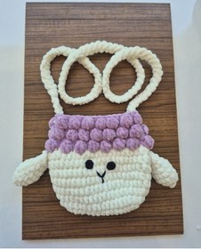 Resim Çanta Kuzu. Amigurumi Beyaz-Mor 