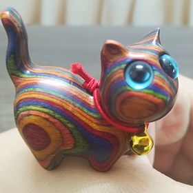 Resim Gökkuşağı Ahşap El Yapımı Mavi Gözlu Kedi Süsü - Belli ile Kuzey Avrupa Eğilimli Masa Dekoru, Yüksek Kaliteli El Sanatları, İdeal Noel/Doğum Günü Hediyesi, Kedi Sevgisi Hediyesi 