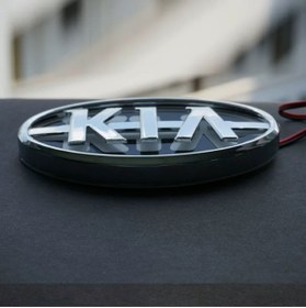 Resim idealaksesuar Kia 3d Işıklı Logo Arma Beyaz 11.9/6.2 Cm Led Logo Arma Kia Illuminated Vehicle Logo 