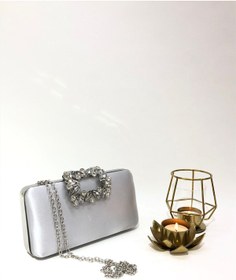 Resim melezzi Gümüş Renk Saten Kumaş Çiçek Motifli Taşlı Elde ve Askılı Abiye Portfoy Clutch Gece Çantası 