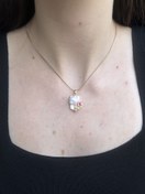 Resim Pembe Detaylı Gold Sanat Kolye 