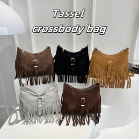 Resim Kadınların Şık Tote Çantası - Ayarlanabilir Askılı Çanta, Fermuarlı Kapatma, Sentetik El Çantası - Siyah, Kahverengi, Kahve, Gri - Günlük ve Resmi Etkinlikler - Kolay Temizlenebilir Kadın Omuz Çantası, Çapraz Çanta, Çok Yönlü Moda Aksesuarı, Fringe Detayları, Dayanıklı Polyester Astar, Seyahat Aksesuarı, Trend Tasarım, Sağlam Yapı, Moda Bilinci Olan Kadınlar 