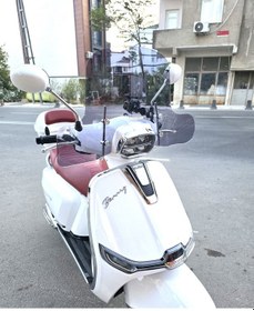Resim Motocam Küba Bannry Ön Cam 2024-2026 Model 39cm Füme Renkli 4mm Elcikli Aparatsız 