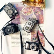 Resim Miniature Kamera Askı ile - Vintage Oyuncak Evi Dekoru, Oyuncaklar için Elektrikli Plastik Aksesuar, Beyaz ve Siyah, Oyun Setleri ve Koleksiyon Gösterileri için Mükemmel, Oyuncak Evi Dekorasyonları, Oyunlu Tasarım, Detaylı El Sanatları 