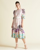 Resim Kadın Renkli Desenli Volanlı Elbise Kemerli Ve Puff Kol Detaylı Midi Boy Pudra 