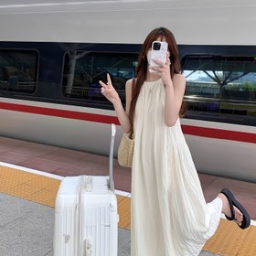 Resim Kadınlar için Büyük Beden Kolsuz Halter Yaka Elbise - Akışkan Bej Maxi Elbise, Plaj ve Yaz Tatili için Mükemmel, Plaj Tatili Kıyafeti|Rahat Şık Elbise|Kolsuz Moda, Plaj Kıyafetleri 