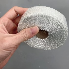 Resim 5 metre renkli yalıtım bandı, fiberglas motosiklet modifikasyonu egzoz borusu için muz kumaşı yüksek sıcaklık ve ısı direnci 