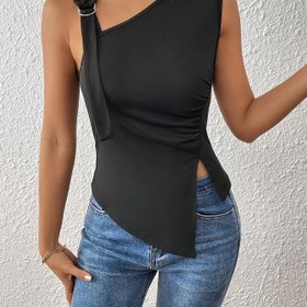 Resim Kadınlar için şık, asymetrik omuz ve boyun detayı olan, şık ve uygun kesim tank top 