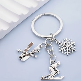 Resim 1 adet Erkek Kayak Anahtarlık - Ağır Hizmet Tipi Çinko Alaşımlı Kayak Asansörü & Kayakçı Cazibesi Kar Tanesi Kolye ile - Kayak ve Snowboard Tutkunları için Kış Sporları Hediyesi - Dayanıklı Kayak Merkezi Aksesuarı (Kaplamasız) 