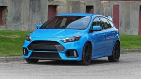 Resim Ford Focus 3.5 Hb için Uyumlu Rs Görünüm Bodykit 