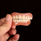 Resim Bir çift silikon taklit diş, beyazlatmak, delikleri kaplamak ve boşlukları doldurmak için gülümseme diş eti etiketleri, doğal bir görünümle, erkekler ve kadınlar için mükemmel, ideal tatil hediyesi, diş kostümü 