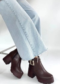 Resim Evyora Pinma Kahverengi Cilt Topuklu Bot Çok Renkli 