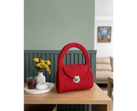 Resim Senza Atelier El Yapımı Kırmızı Örgü El Çantası - Şık ve Modern Günlük Çanta 