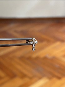 Resim 316 L Cerrahi Çelik Dudak Piercing Kıkırdak Helix Tragus Conch Piercingi Zirkon Taşlı Haç Piercing Rose Gold 
