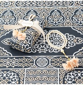 Resim Hediyelik Kabe Kapısı Seccade & Güllü İnci Tesbih 
