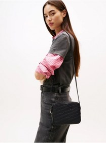 Resim Tommy Jeans Tjw Must Tamamı Baskılı Kamera Kadın Siyah Çanta Aw0aw17865bds Siyah 