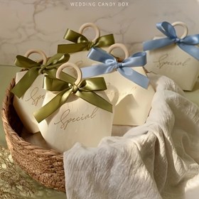 Resim 50 adet Taşınabilir Çin Tarzı Sıcak Damgalı Çiçek Kağıt Kutu Düğün Paketleme El Çantası ile Ahşap Halka Yeni Ev Hediyesi Noel Hediyeleri 