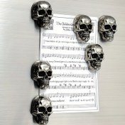 Resim 6 adet Gotik Kafatası Paslanmaz Çelik Buzdolabı Mıknatısı - "Güneşe Hymn" Not Dizaynı, Karanlık ve Zarif Dekor, Yetişkinler, Erkekler, Mutfak, Ofis ve Daha Fazlası İçin Benzersiz Cadılar Bayramı ve Gotik Temalı Dekor | Kafatası Dekoru | Detaylı Kafatası Dizaynı, Metal Duvar Sanatı Dekoru 