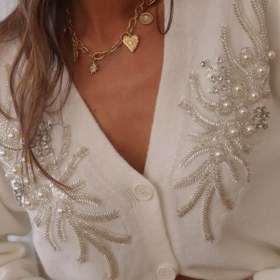 Resim Fransız Tarzı Kadınlar İçin Rahat V Yaka İnci Aplikeli Saf Beyaz Kazak 