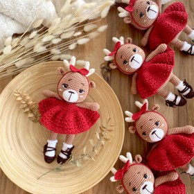 Resim Amigurumi Elbiseli Geyik Oyuncak 