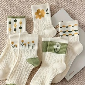 Resim Floral Knit Dizaltı Çorapları 5 Çift - Solunabilir Konforlu Pamuk Karışımı Kadın Dizaltı Çorapları Sanatsal Desen ile - Her Gün Tarz için Moda Temel, El Yıkama veya Kuru Temizleme - %80 Pamuk, %20 Polyester 
