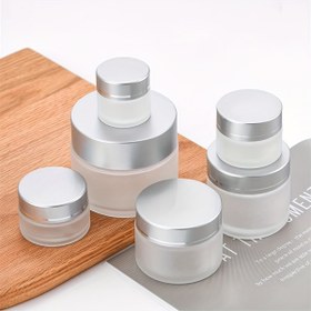 Resim 1 adet Mat Cam Yeniden Doldurulabilir Krem Şişeleri - 10G/15G/20G/30G/50G Boyutlar, Hipoalerjenik Kozmetik Kavanozlar, Vida Kapakları ile Seyahat Dostu Makyaj Kapları, Göz Farı, Yüz Kremi ve Cilt Bakım Ürünleri için, Kozmetik Depolama, Şık Tasarım, Dayanıklı Yapı 