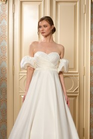 Resim Lenta Wedding Beyaz Işık Saten Sıvama Dantel Detaylı Drapeli Maxi Boy Helen Gelinlik 