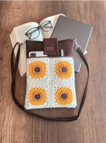 Resim Aksesuarsepeti El Yapımı Ayçiçek Desenli Motifli Astarlı Taşıma Askılı Cepli Kadın Tablet Çantası Kitap Çantası Acıkahverengi 