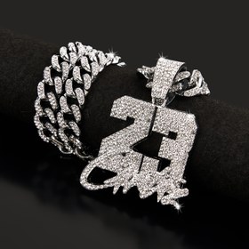 Resim Kadın Hip-Hop 23 Numaralı Taşlı Kolye - Parıldayan -Dürüst Beyaz Zincir Takı, Rahat ve Resmi Kıyafetler için, Hip Hop Kolye, Resmi Kolye, Şık Parıltı, Süslemeler, Hip Hop Takı, Parti Aksesuarı, Cesur Açıklama Parçası, Süslenmiş Tasarım, Parıldayan Süslemeler, En İyi Noel için, En Mükemmel Şükran Günü için 